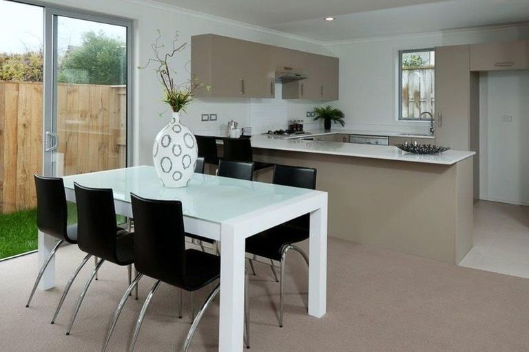 Photo of property in 18 Andersons Road, Oteha, Auckland, 0632