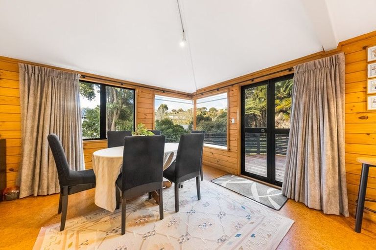 Photo of property in 5 Takapu Street, Henderson, Auckland, 0612