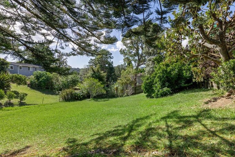 Photo of property in 3 Morriggia Place, Bayview, Auckland, 0629