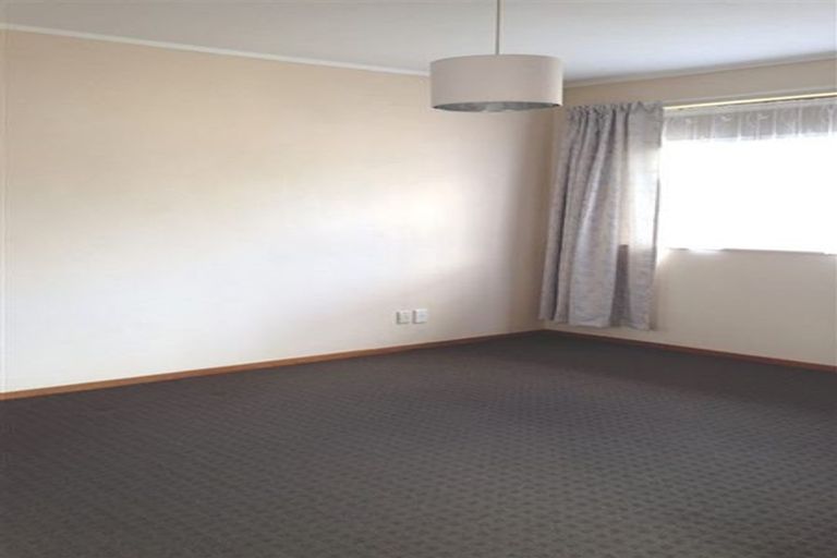 Photo of property in 4 Helleur Road, Massey, Auckland, 0614