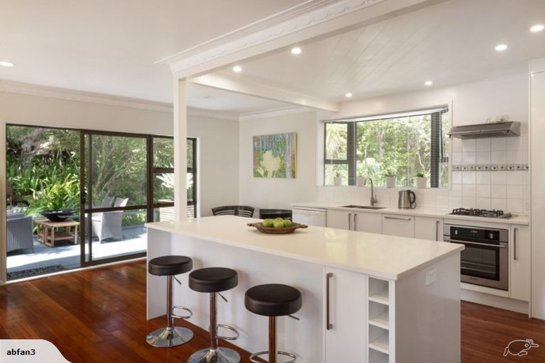 Photo of property in 363 Titirangi Road, Titirangi, Auckland, 0604