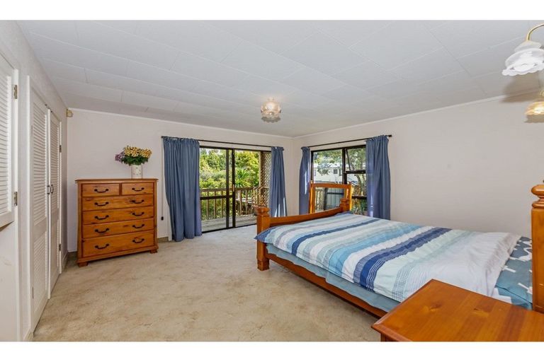 Photo of property in 76a Brian Crescent, Stanmore Bay, Whangaparaoa, 0932