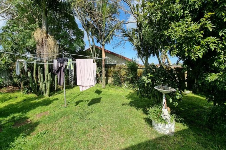 Photo of property in 19 Plumley Crescent, Mangere, Auckland, 2022