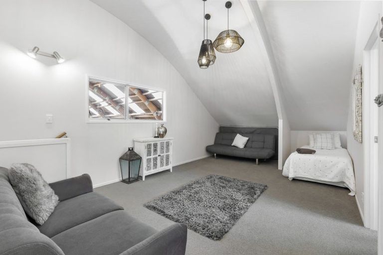 Photo of property in 100 Kauri Crescent, Waimauku, Kumeu, 0891