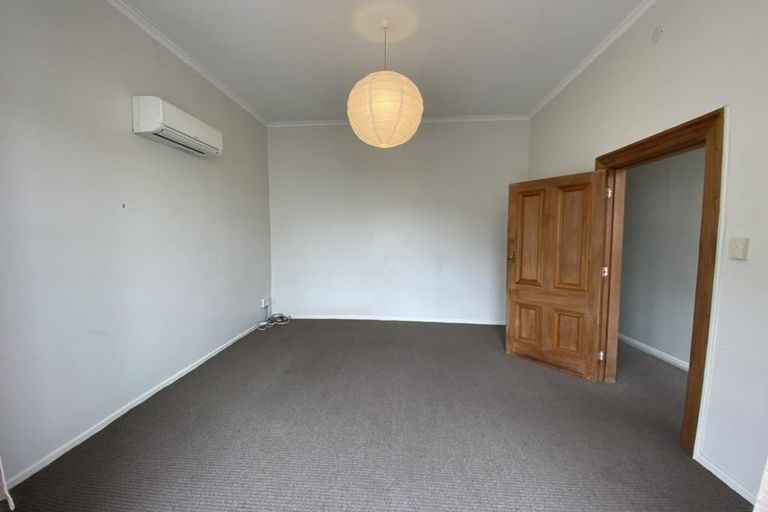Photo of property in 96 Pirie Street, Mount Victoria, Wellington, 6011