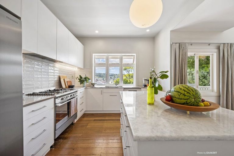 Photo of property in 19 Scarborough Terrace, Mount Victoria, Wellington, 6011