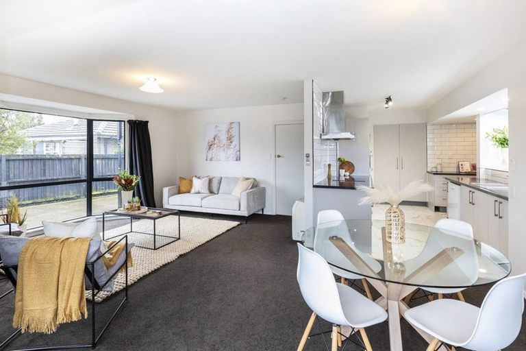 Photo of property in 10 Inca Place, Redwood, Christchurch, 8051