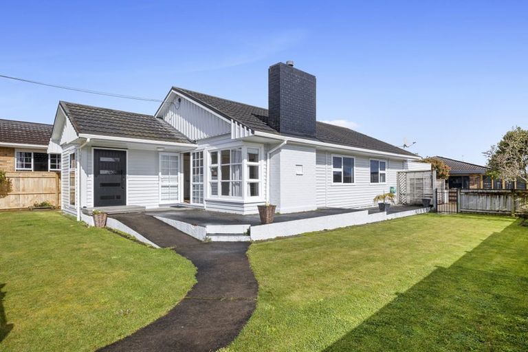 Photo of property in 260 Mangorei Road, Merrilands, New Plymouth, 4312