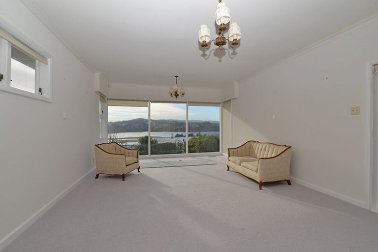 Photo of property in 49 Seaview Road, Paremata, Porirua, 5024