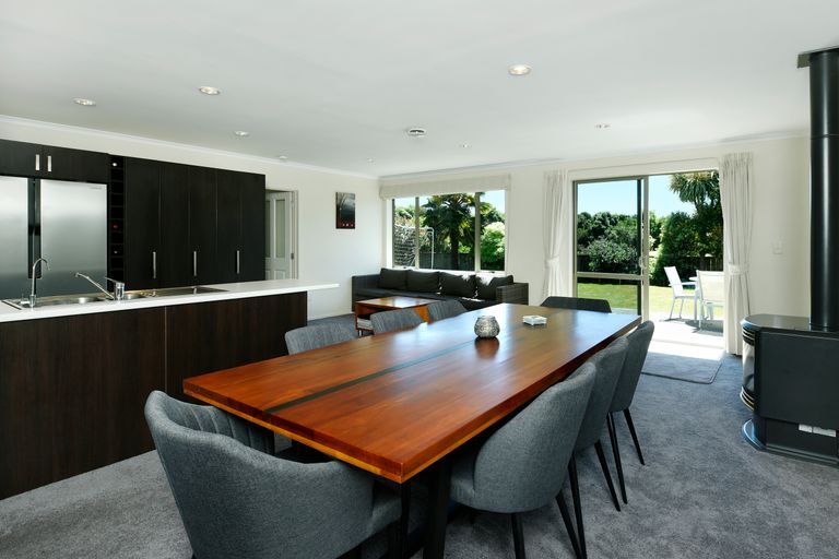 Photo of property in 40 Hoult Crescent, Monaco, Nelson, 7011