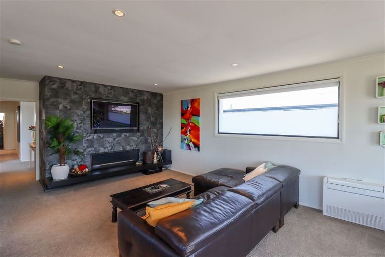 Photo of property in 219 Douglas Street, Highfield, Timaru, 7910