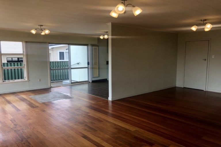 Photo of property in 22a Maire Street, Inglewood, 4330