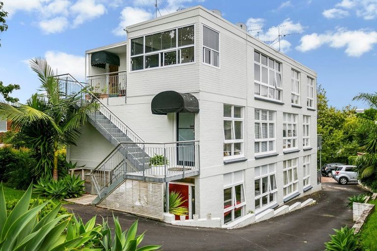 Photo of property in 2/27 Piccadilly Place, Kohimarama, Auckland, 1071