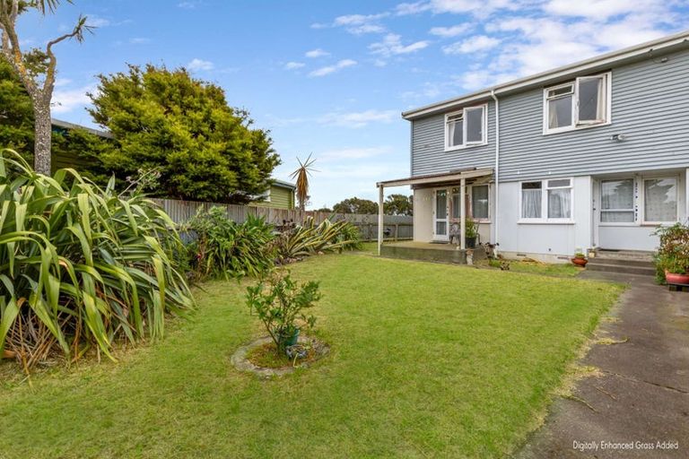 Photo of property in 14 Matipo Street, Castlecliff, Whanganui, 4501