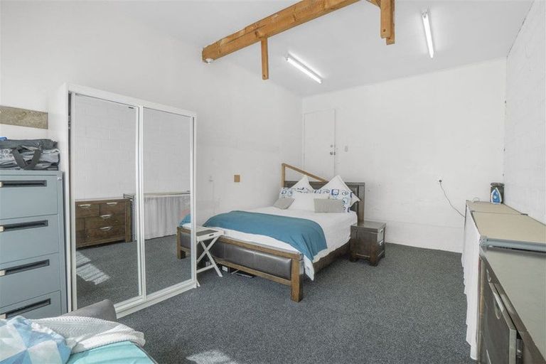 Photo of property in 321a Wellington Road, Wainuiomata, Lower Hutt, 5014