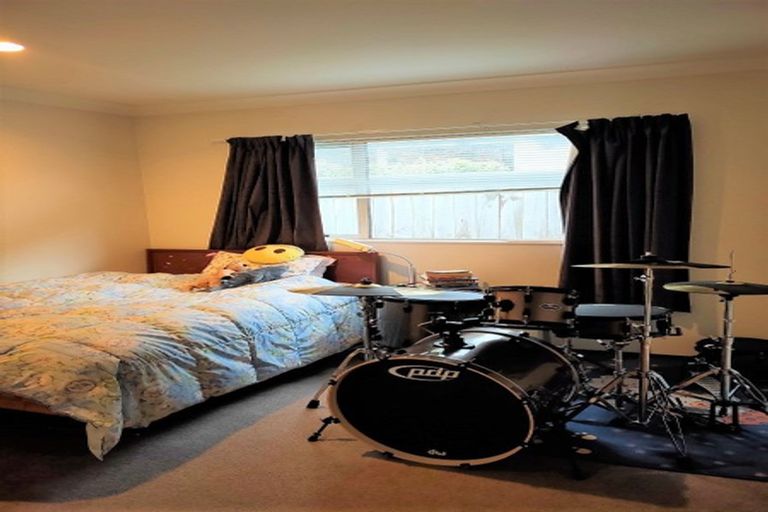 Photo of property in 39 Speldhurst Grove, Stokes Valley, Lower Hutt, 5019