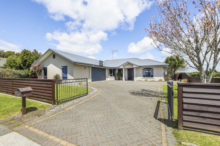 Photo of property in 49 Ayrshire Drive, Grandview Heights, Hamilton, 3200