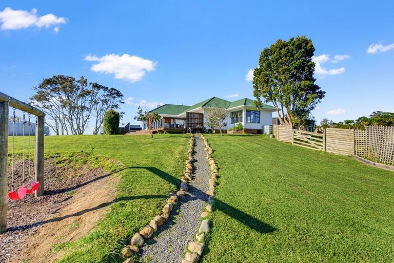 Photo of property in 161 Ranganui Road, Kaiwaka, 0573