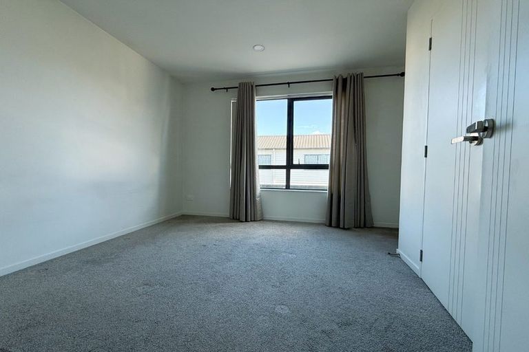 Photo of property in 17 Kaha Road, Takanini, 2110