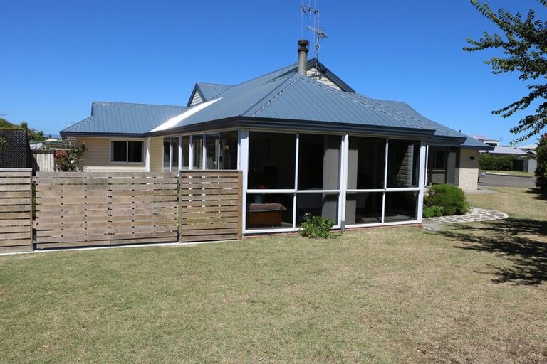 Photo of property in 6 Low Avenue, Foxton Beach, Foxton, 4815