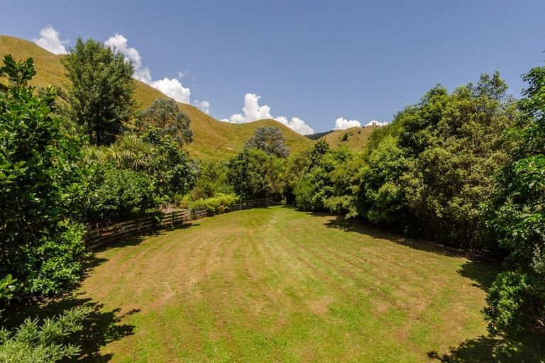 Photo of property in 132 Maui Pomare Road, Nikau Valley, Paraparaumu, 5032