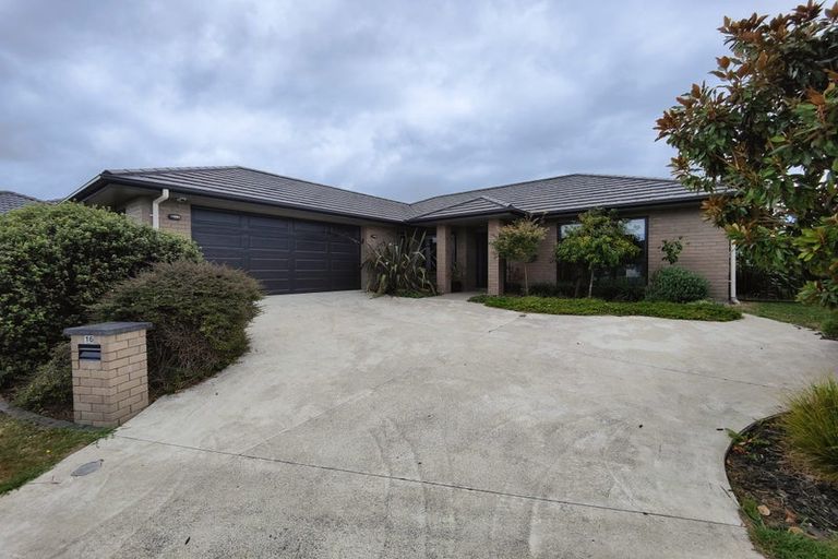 Photo of property in 16 Trauzer Place, Flagstaff, Hamilton, 3210