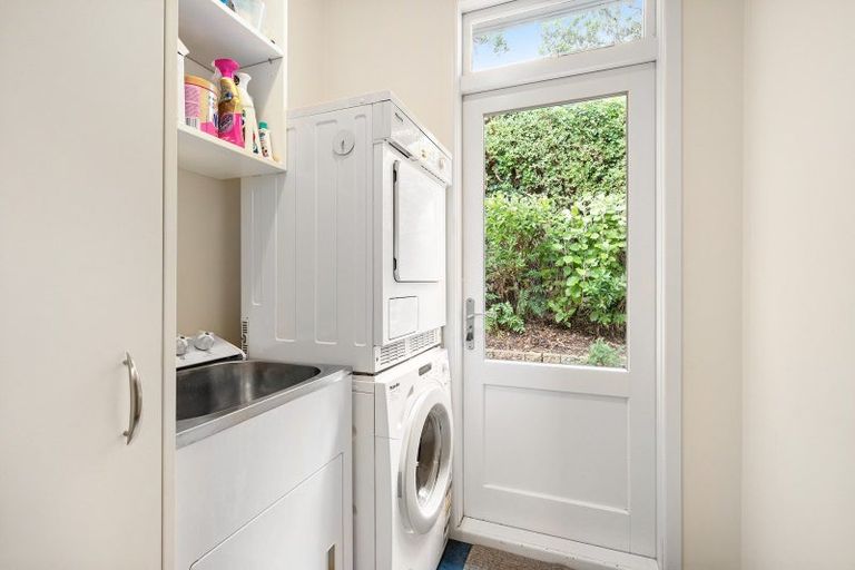 Photo of property in 9 Homebush Road, Khandallah, Wellington, 6035