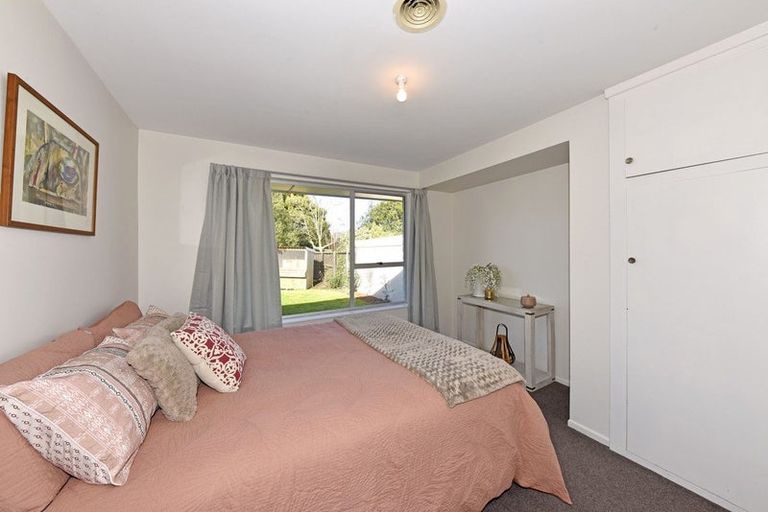 Photo of property in 32 Charnwood Crescent, Bishopdale, Christchurch, 8051