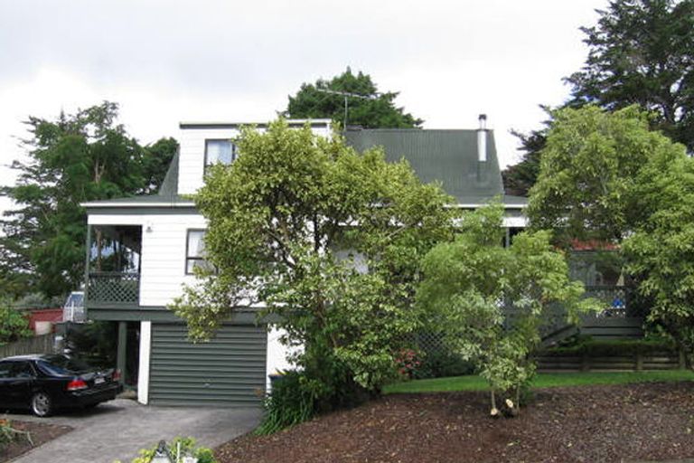 Photo of property in 77 Spence Road, Henderson, Auckland, 0612