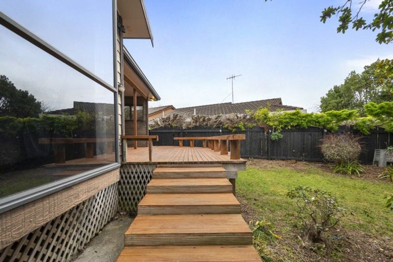 Photo of property in 20 Springdale Grove, Fitzherbert, Palmerston North, 4410