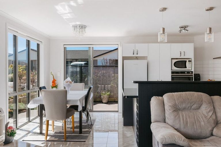 Photo of property in Waterview Estate, 11/4 Greystone Place, Omokoroa, 3114