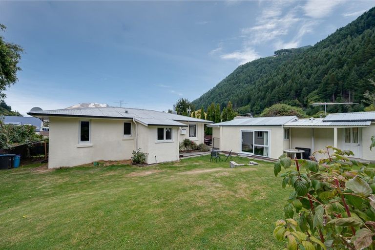 Photo of property in 17 Sawmill Road, Queenstown, 9300