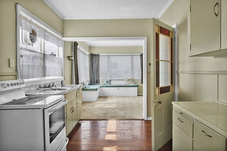 Photo of property in 77 Victoria Street, Hawera, 4610