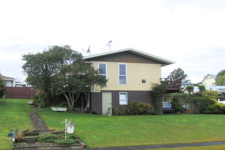 Photo of property in 2 Rothesay Place, Dinsdale, Hamilton, 3204