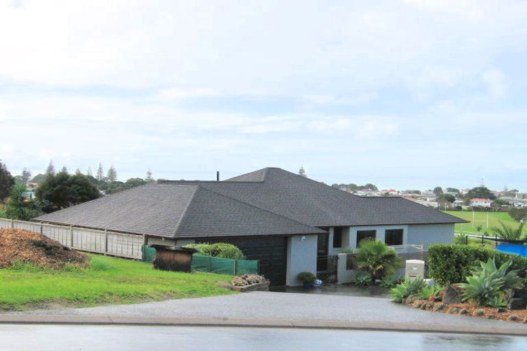 Photo of property in 25 The Ritz, Orewa, 0931