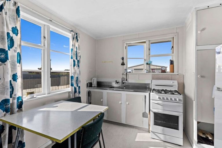 Photo of property in 34 Matipo Street, Castlecliff, Whanganui, 4501