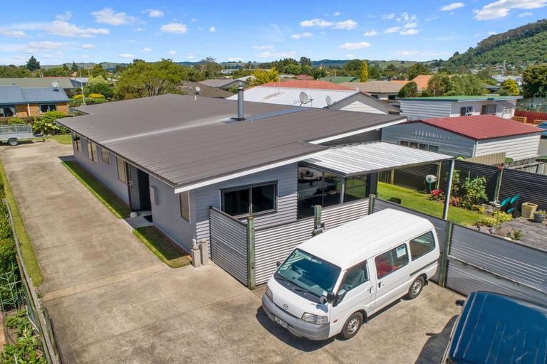 Photo of property in 19a Kawaha Point Road, Fairy Springs, Rotorua, 3015