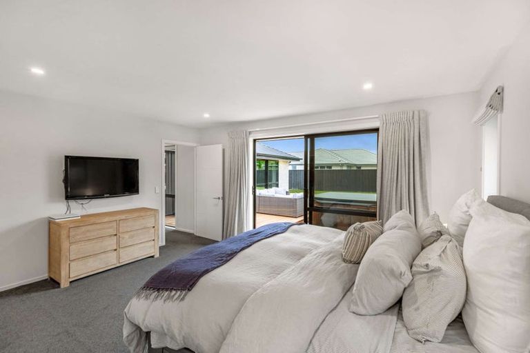 Photo of property in 2 Hunter Lane, Amberley, 7410