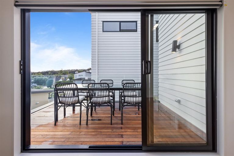 Photo of property in 1b Lemon Grove Lane, Greenhithe, Auckland, 0632