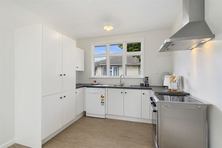 Photo of property in 16 Kenwyn Avenue, St Albans, Christchurch, 8052