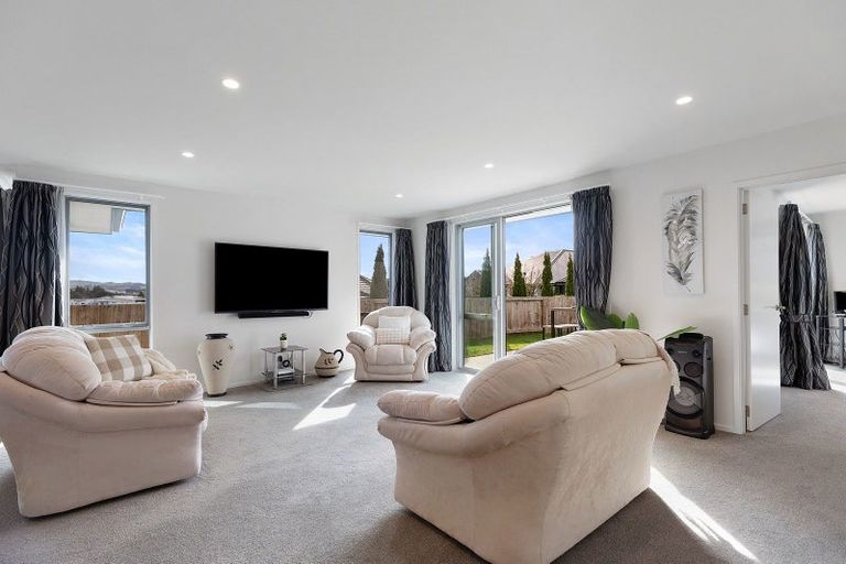 Photo of property in 9 Puhirake Crescent, Pyes Pa, Tauranga, 3112