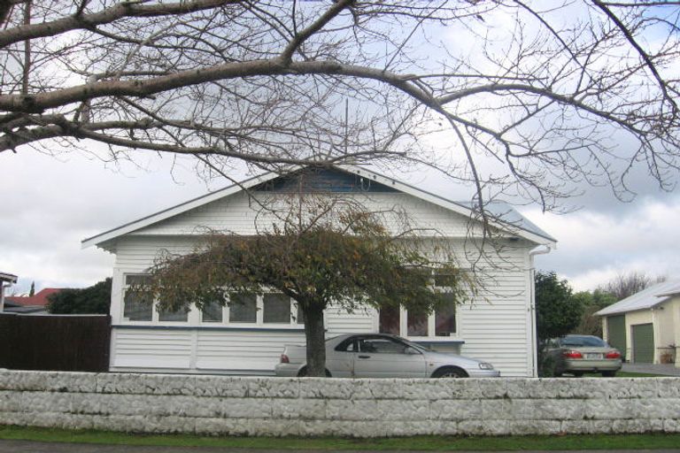 Photo of property in 3 Bryant Street, Takaro, Palmerston North, 4412
