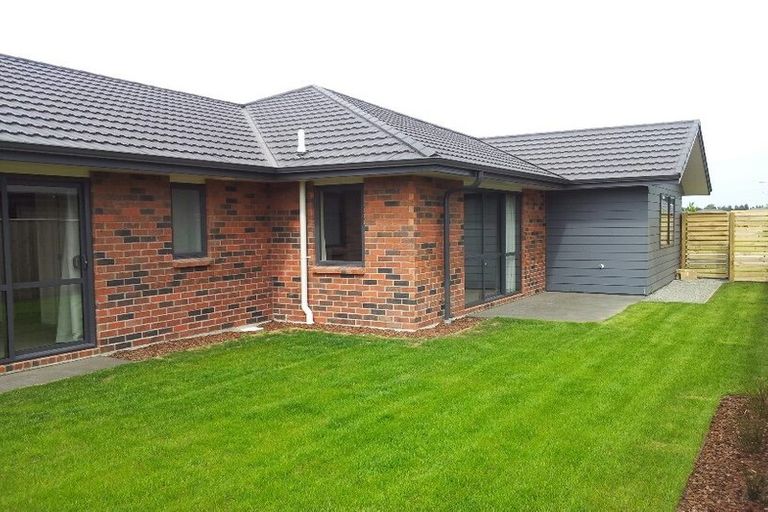 Photo of property in 37 Faringdon Boulevard, Rolleston, 7615