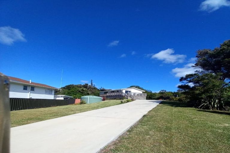 Photo of property in 21 Mariner Cove Road, Tinopai, 0593