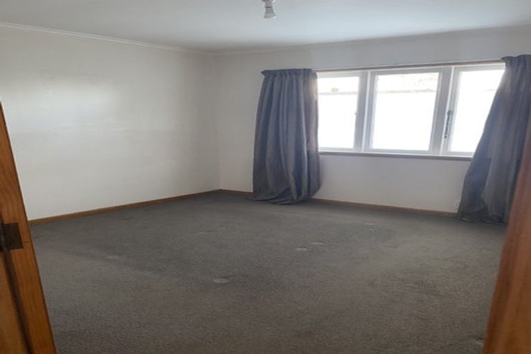 Photo of property in 1/15 Tane Street, New Lynn, Auckland, 0600