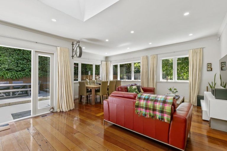 Photo of property in 32 Rothsay Road, Ngaio, Wellington, 6035