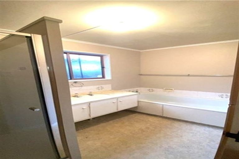 Photo of property in 132 Kingswood Road, Brookfield, Tauranga, 3110