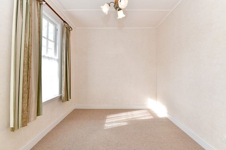 Photo of property in 45 Awaroa Road, Helensville, 0800