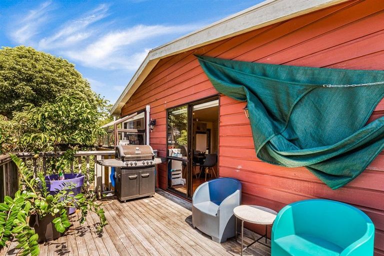 Photo of property in 29a Clayburn Road, Glen Eden, Auckland, 0602