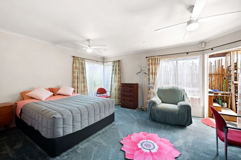 Photo of property in 12 Dover Road, St Andrews, Hamilton, 3200